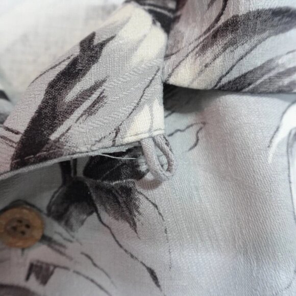 Tommy Bahama Shirt Large Gray Loop Collar Floral Silk Geometric Lot of 2 - Picture 3 of 11